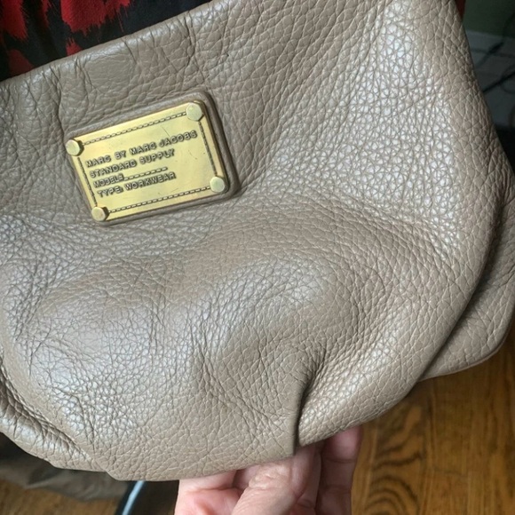Marc Jacobs Taupe Leather Crossbody Bag - Picture 9 of 9